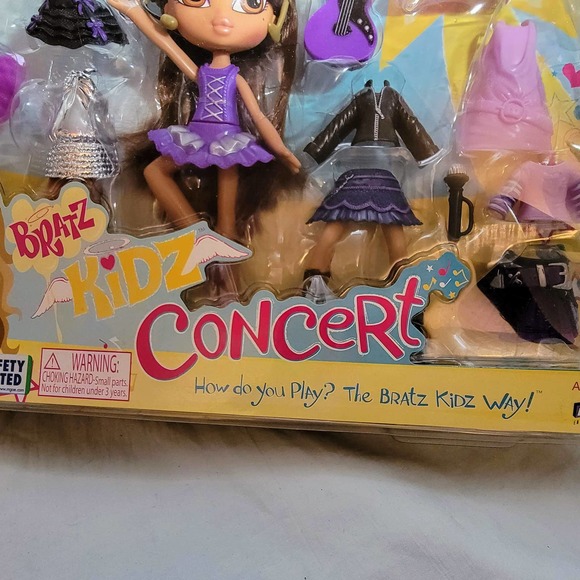 Rare Yasmin BRATZ KiDZ Concert Snap-On Fashion NIB packaging damaged - Picture 7 of 16